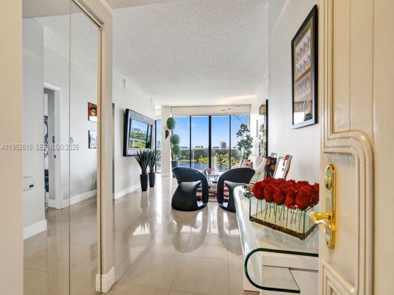 Comprar apartamento en Hamptons West 809