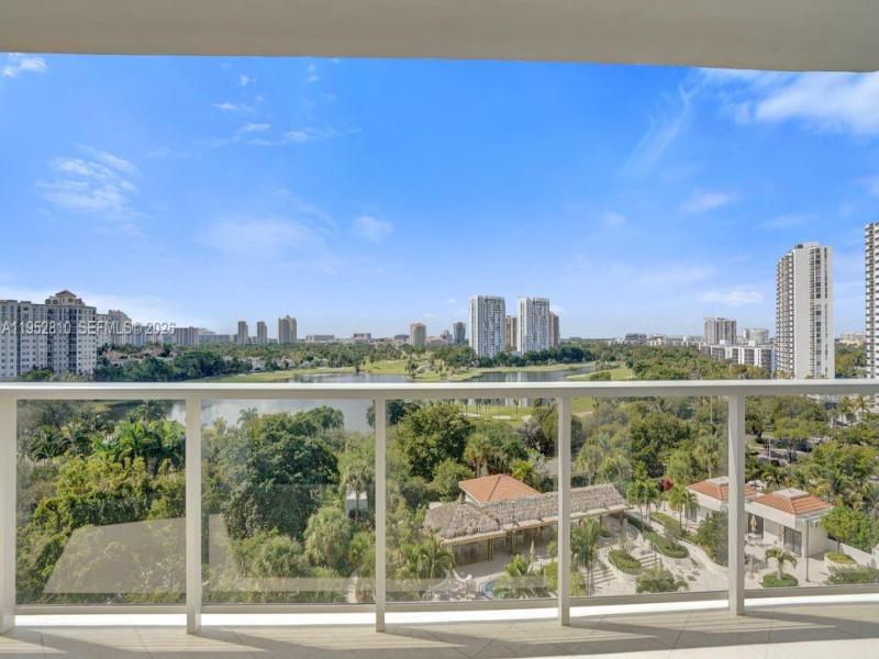Comprar apartamento en Hamptons West 809
