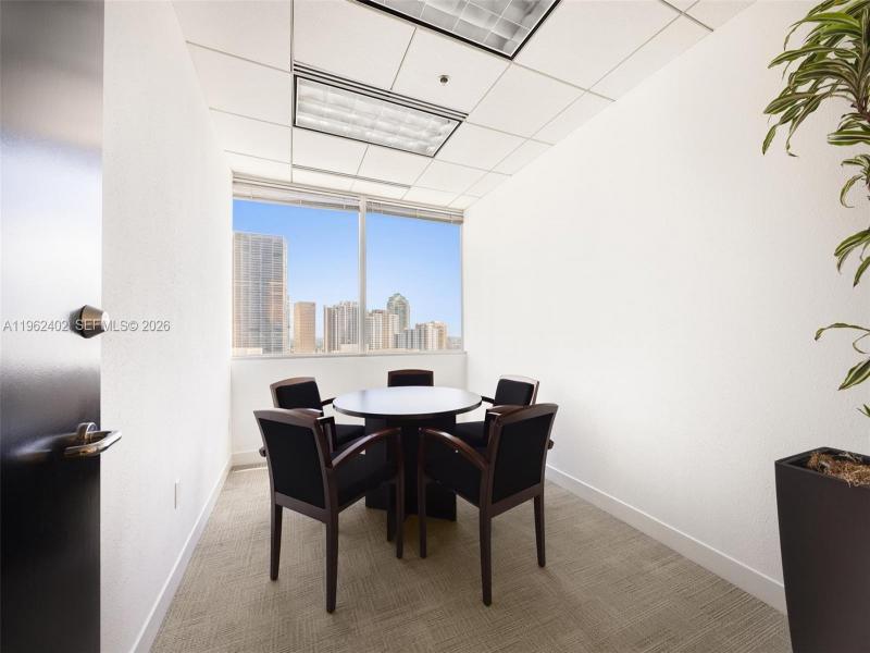 Comprar apartamento en Atma Miami by Aman 2112