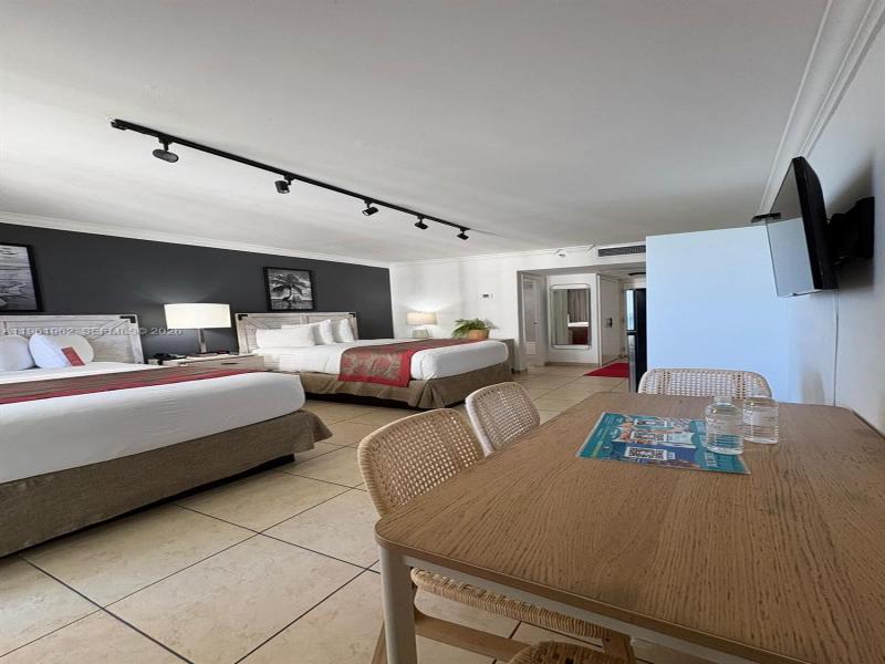 Condo for sale at Aventura Beach Club 820