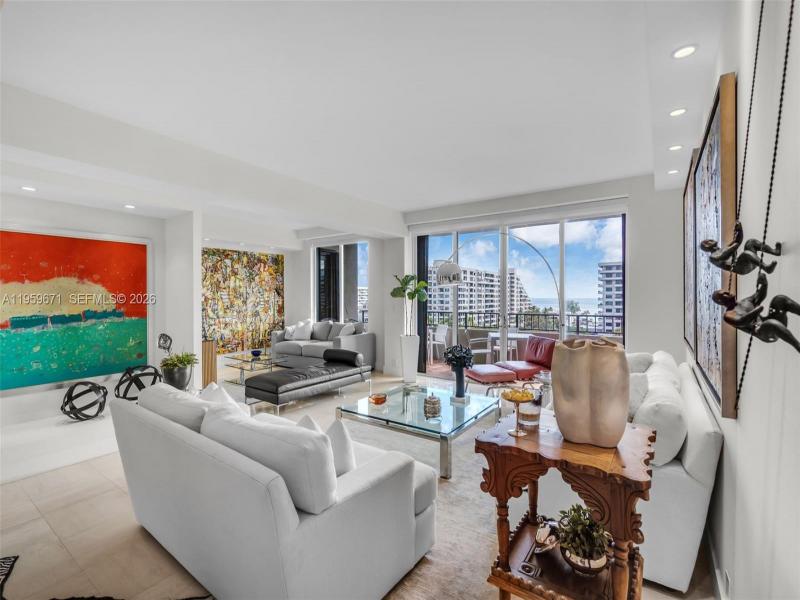 Comprar apartamento en Key Colony III Emerald Bay 802