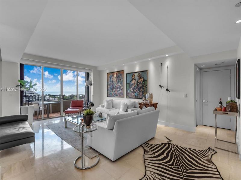 Comprar apartamento en Key Colony III Emerald Bay 802