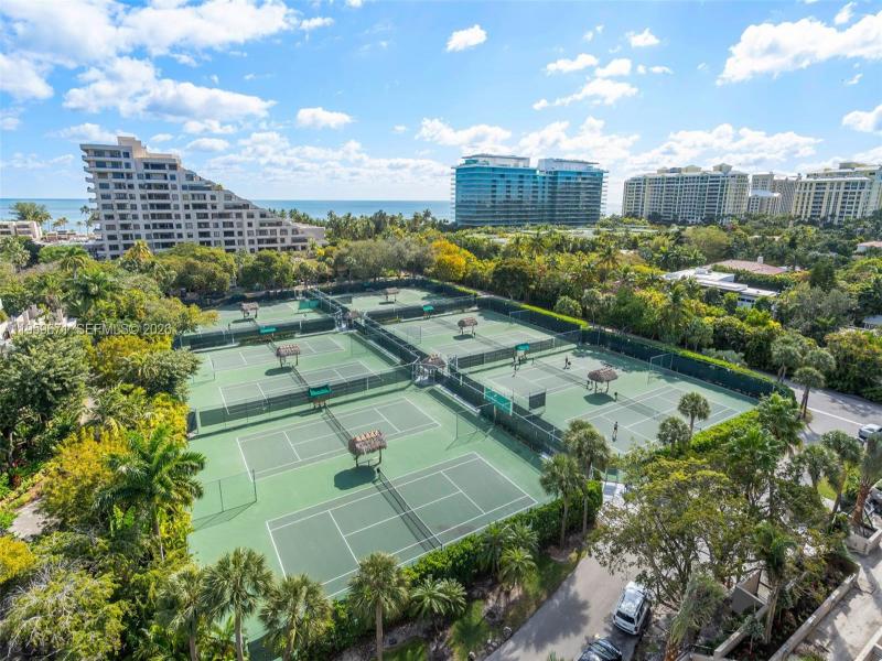 Key Colony III Emerald Bay Apt #802