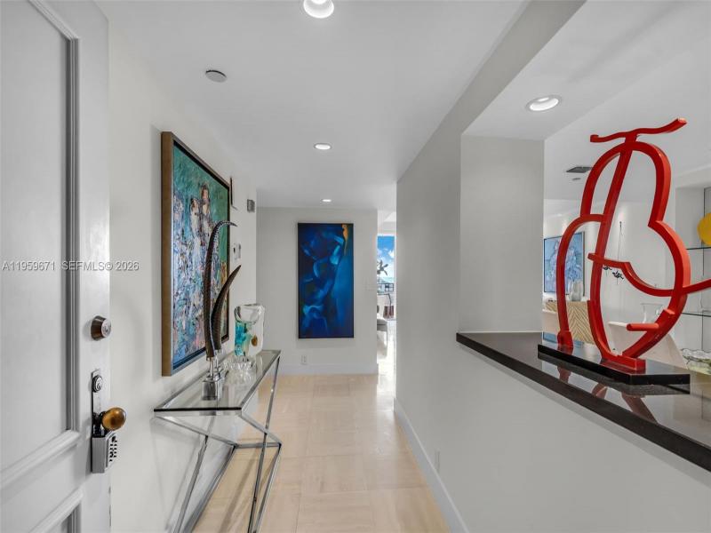 Comprar apartamento en Key Colony III Emerald Bay 802