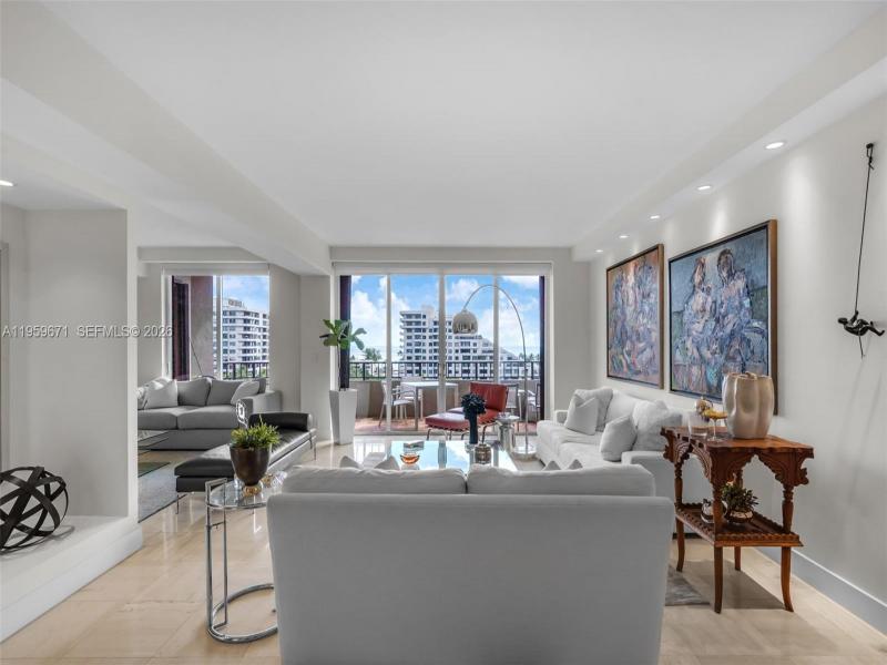 Comprar apartamento en Key Colony III Emerald Bay 802