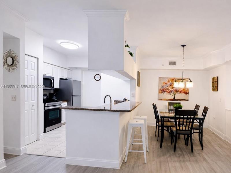 Condo for sale at Porto Bellagio 3105