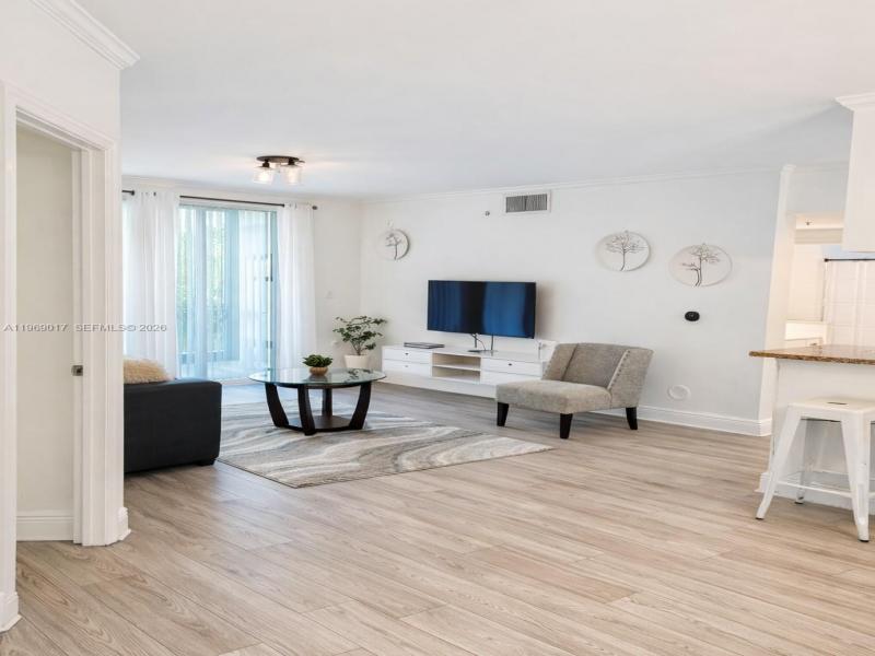 Condo for sale at Porto Bellagio 3105