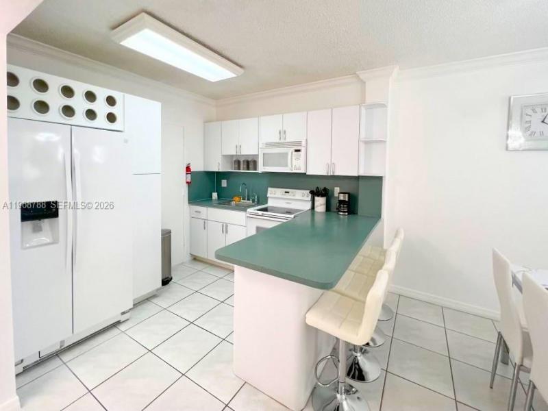Condo for sale at Sea Air Towers 620