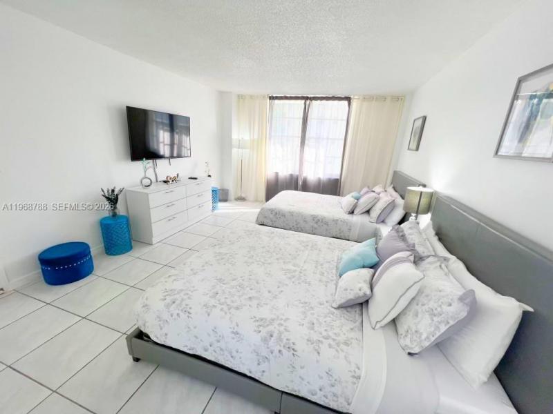 Condo for sale at Sea Air Towers 620