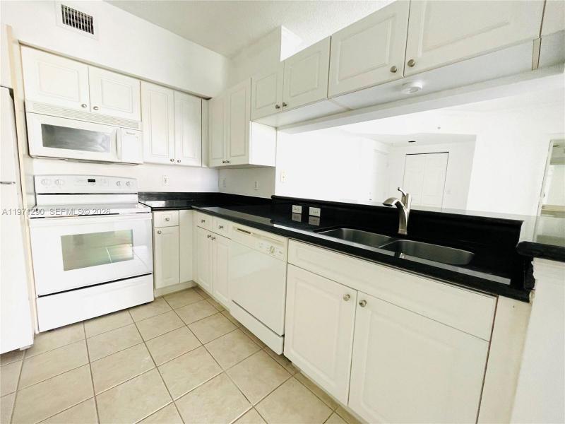 Comprar apartamento en Porto Bellagio 2911