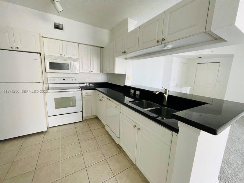 Comprar apartamento en Porto Bellagio 2911