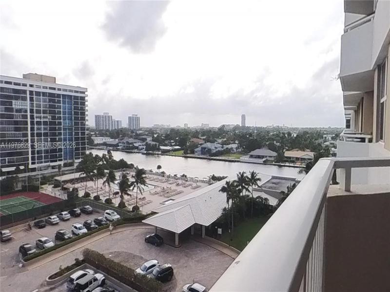 Condo for sale at The Hemispheres 7E