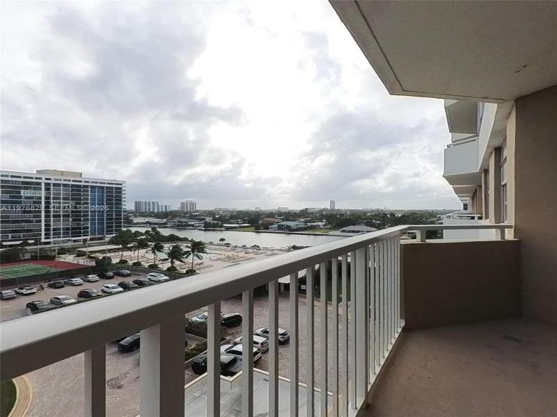 Condo for sale at The Hemispheres 7E