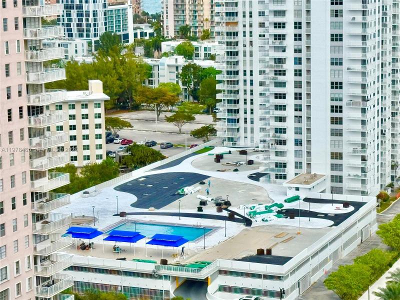 Condo for sale at Winston Towers 1501