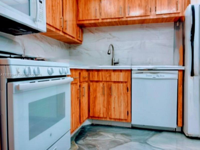 Apartment for rent at Parker Plaza Estates 1802