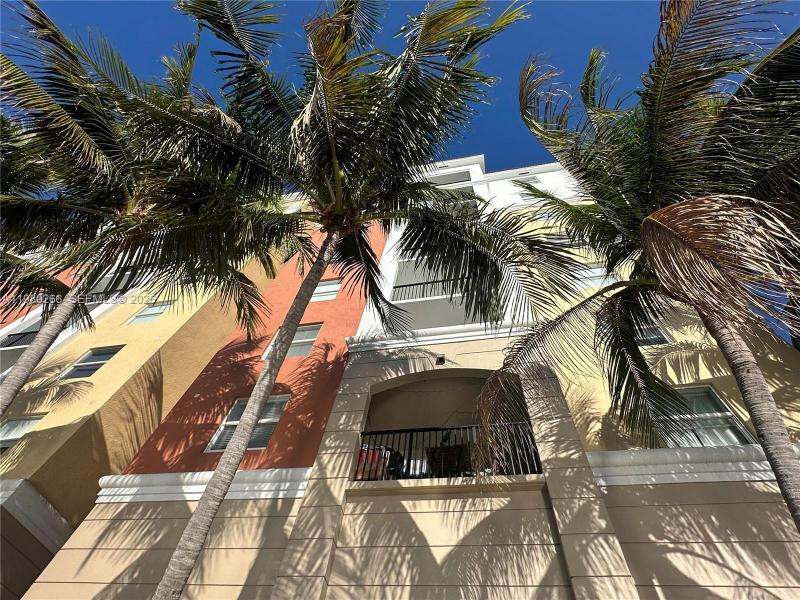 Condo for sale at Porto Bellagio 1904