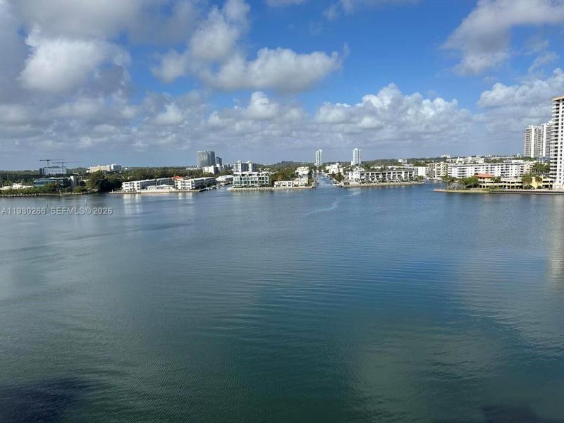 Condo for sale at Porto Bellagio 1904
