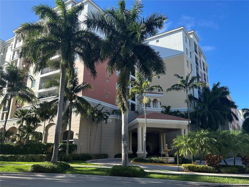 Condo for sale at Porto Bellagio 1904