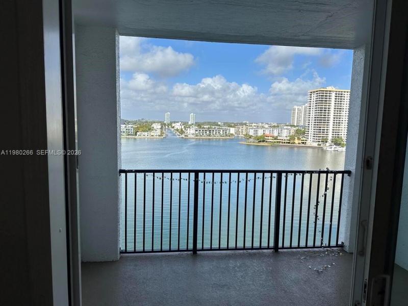 Condo for sale at Porto Bellagio 1904