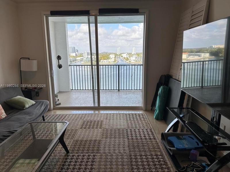 Condo for sale at Porto Bellagio 1904