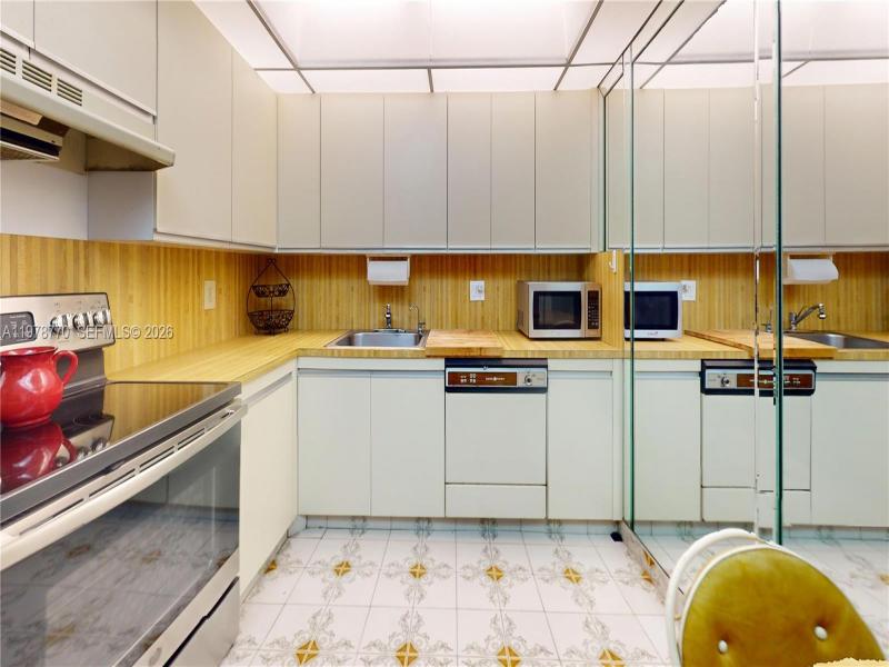 Condo for sale at Olympus Condo 902