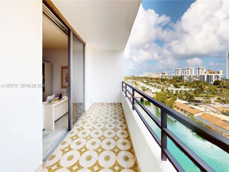 Condo for sale at Olympus Condo 902