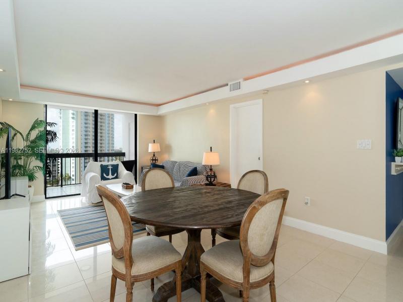 Condo for sale at Brickell Bay Club 1710