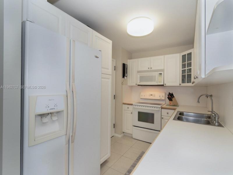 Condo for sale at Brickell Bay Club 1710