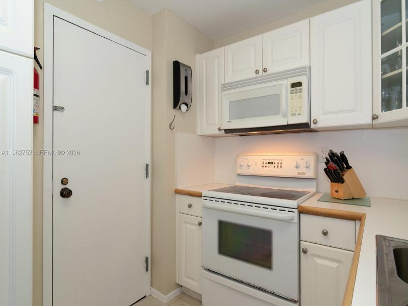 Condo for sale at Brickell Bay Club 1710