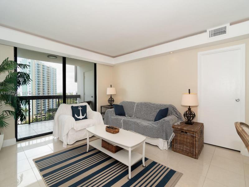 Condo for sale at Brickell Bay Club 1710