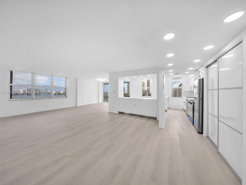 Condo for sale at Winston Towers 1818