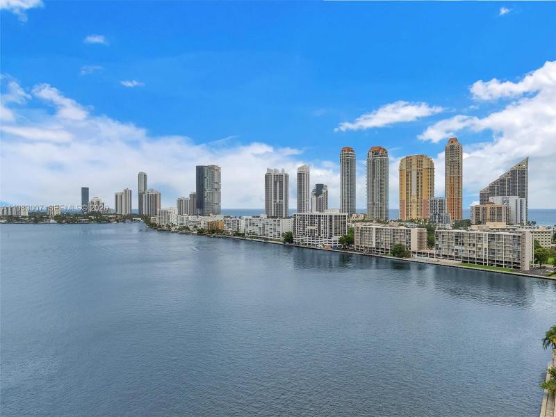 Condo for sale at Winston Towers 1818