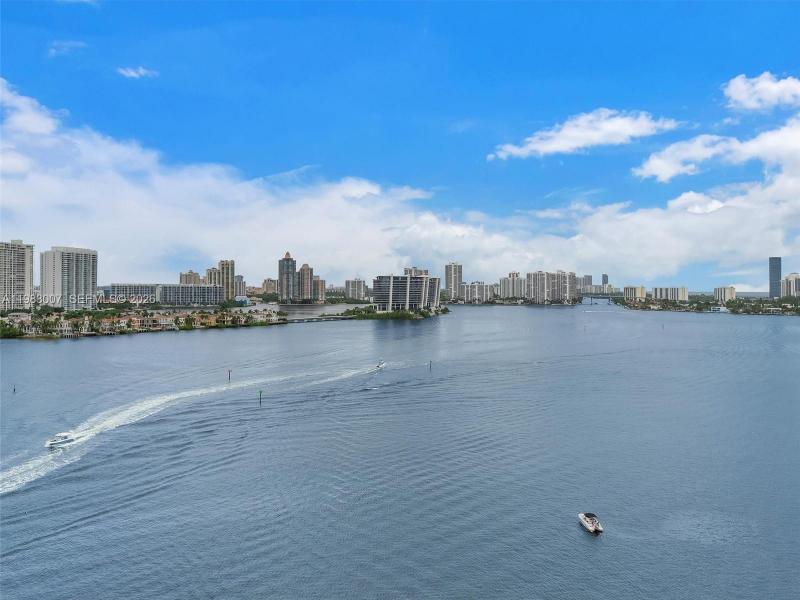 Condo for sale at Winston Towers 1818