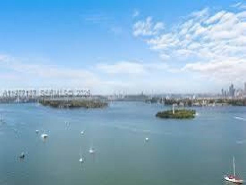 Condo for sale at Nine Island Avenue 2304