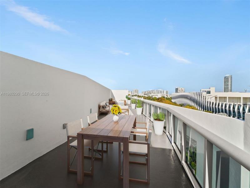 Comprar apartamento en The Meridian Lofts PH-16