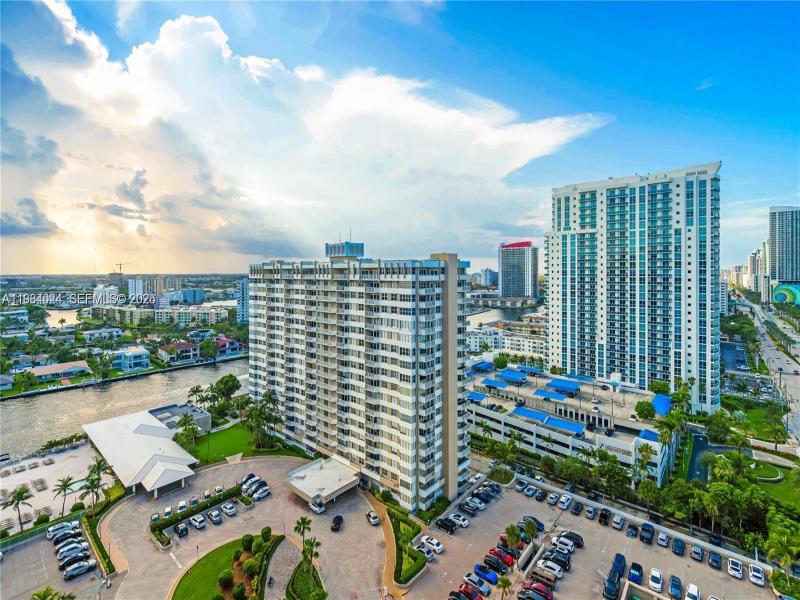 Condo for sale at The Hemispheres 21K