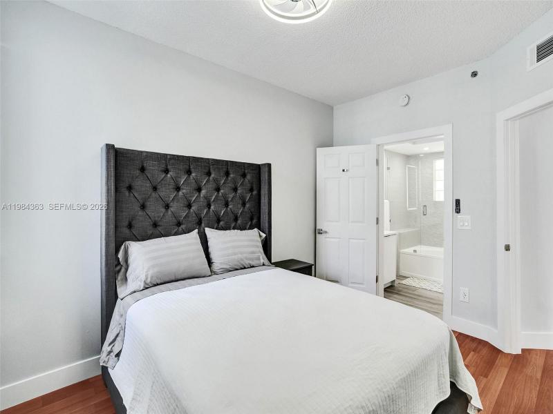 Comprar apartamento en Village by the Bay 13305