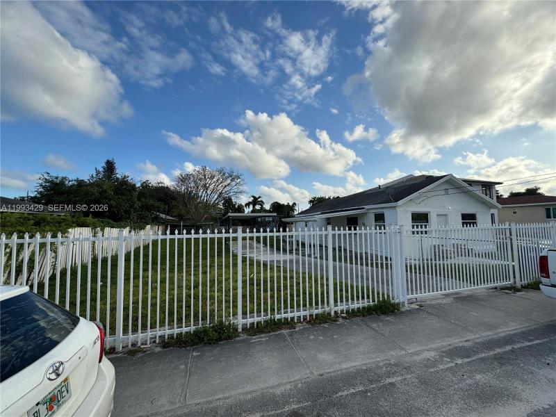 Property photo # 0