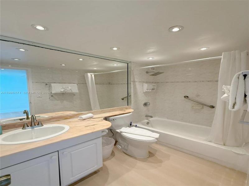 Comprar apartamento en Castle Beach Club 635