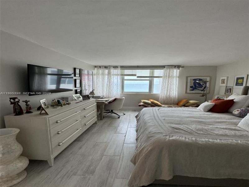 Condo for sale at Parker Plaza Estates 815