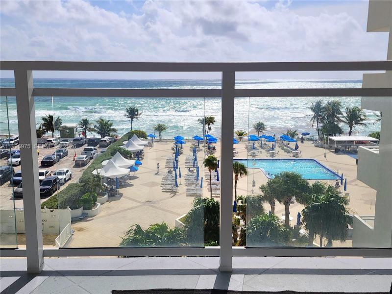 Condo for sale at Parker Plaza Estates 515