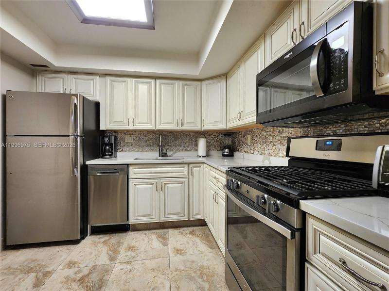 Condo for sale at Parker Plaza Estates 515