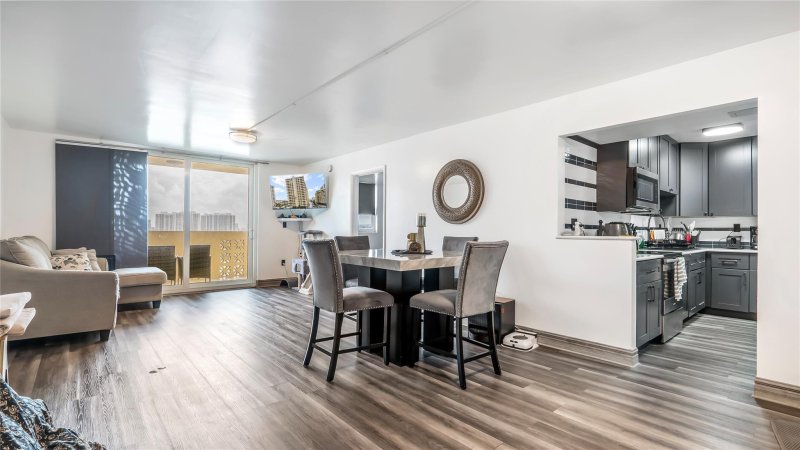 Condo for sale at Plaza Towers North 1608
