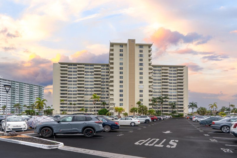 Comprar apartamento en Coral Ridge Towers North 512a