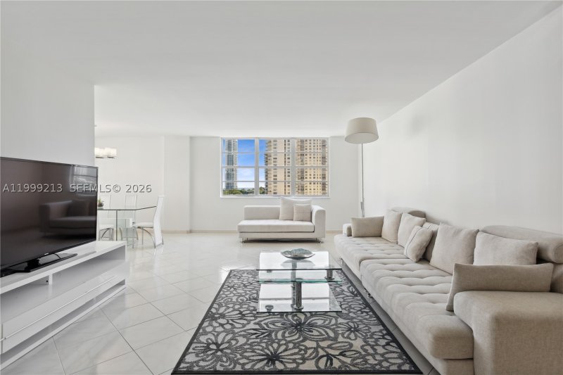 Alquiler de apartamento en Winston Towers 605