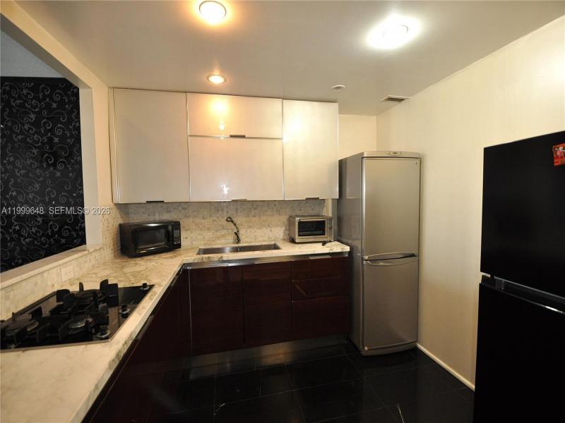 Condo for sale at Parker Plaza Estates 803