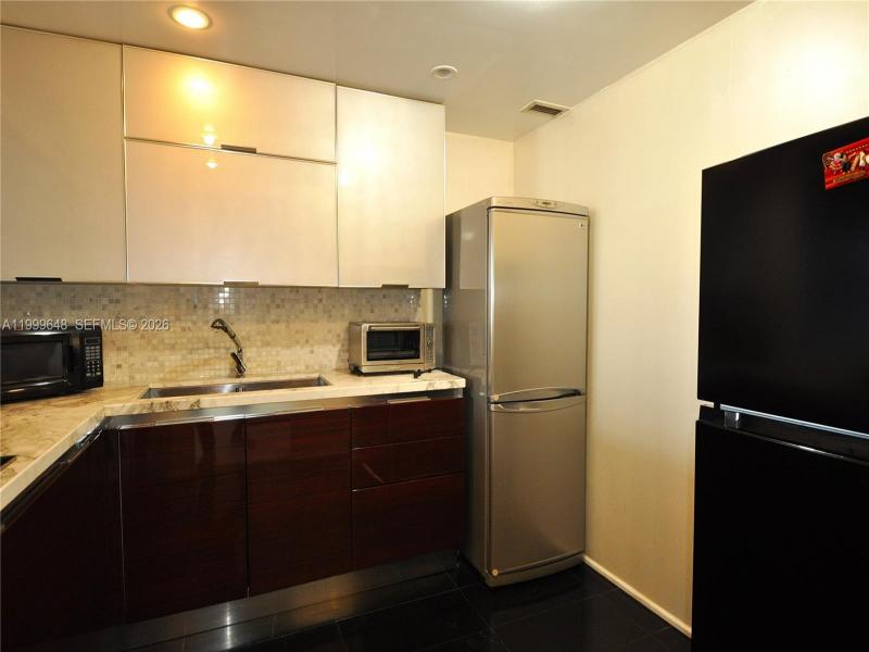 Condo for sale at Parker Plaza Estates 803