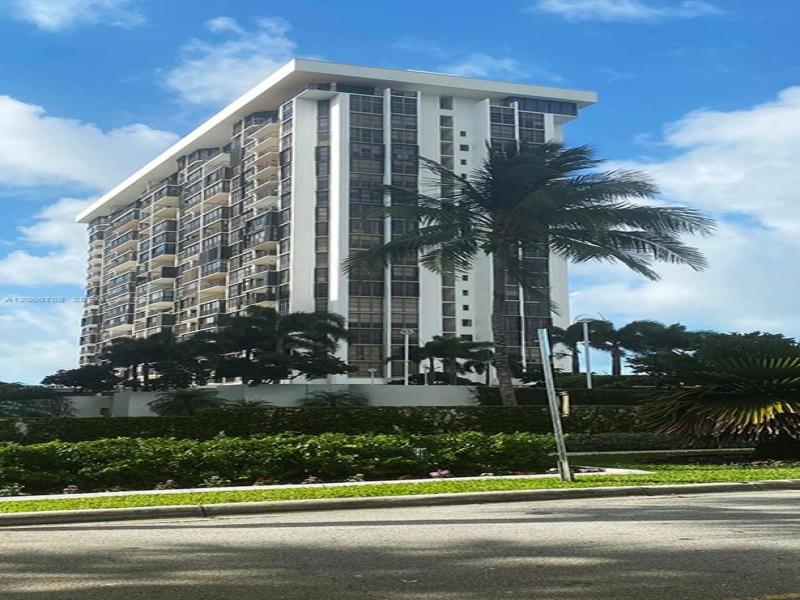 Condo for sale at Brickell Place IV CC6