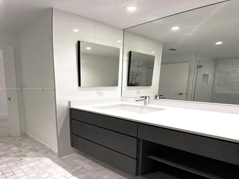 Condo for sale at Brickell Place IV CC6