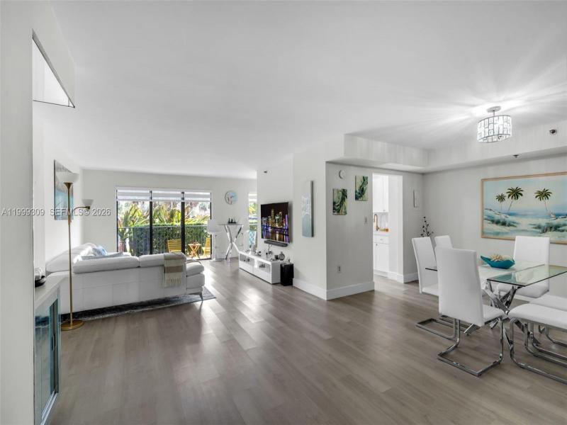 Condo for sale at The Summit 110S